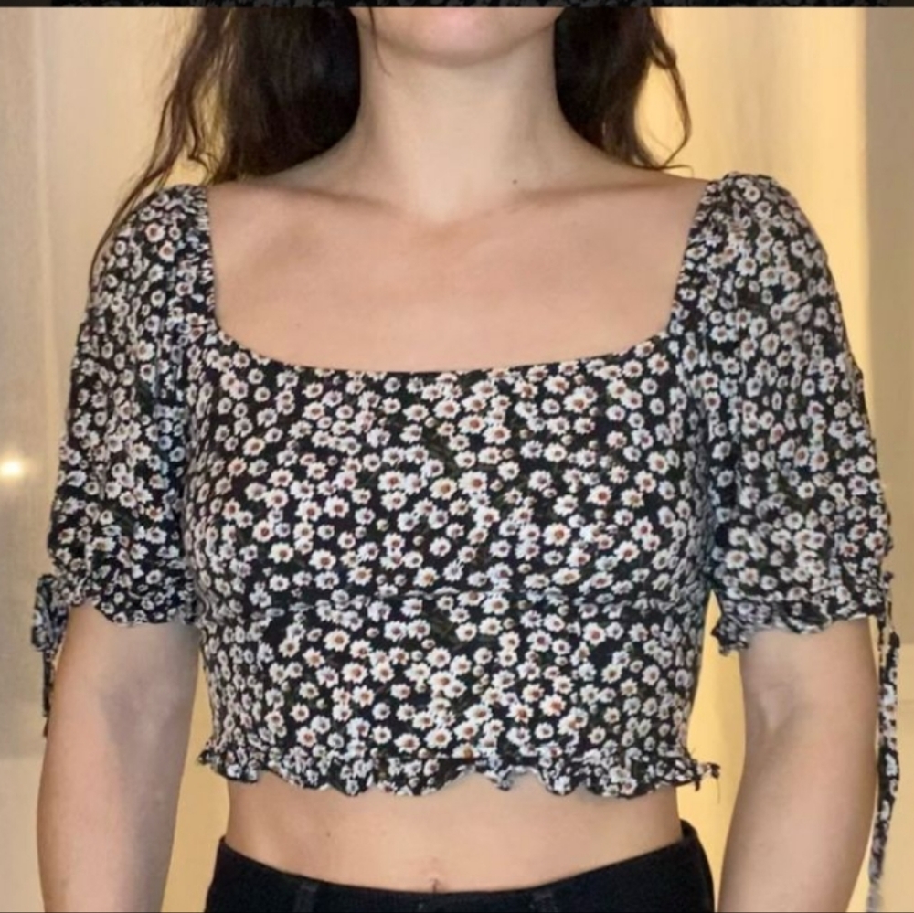 Floral blouse with puff sleeves and square neckline - Picture 3 of 4